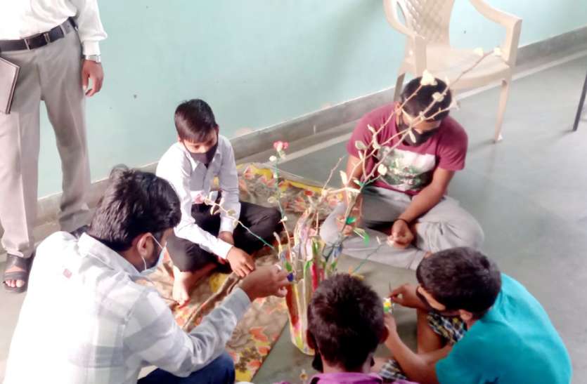 Bhilwara Collector played with children भीलवाड़ा कलक्टर खेले बच्चों के संग