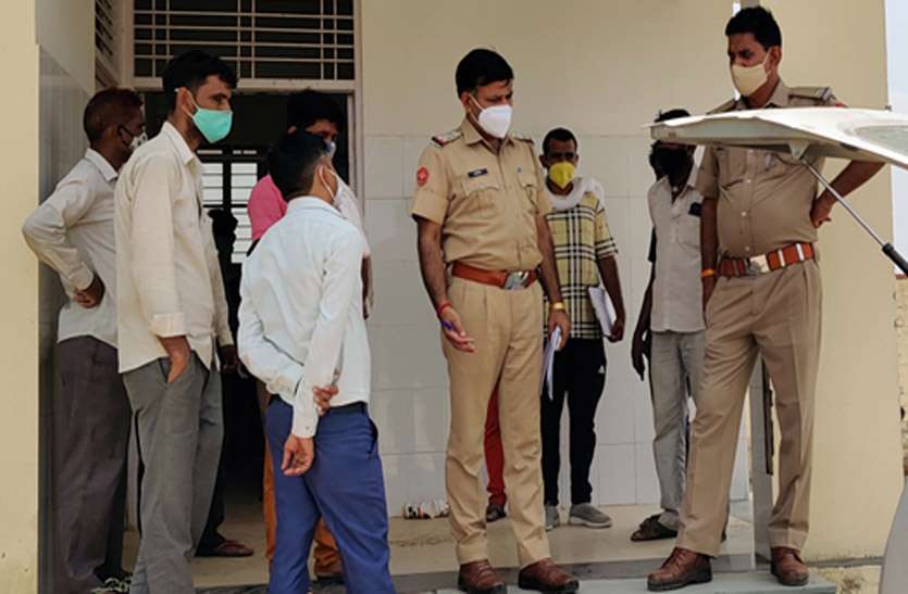 अधेड़ की हुई संदिग्ध मौत, पुलिस ने पोस्टमार्टम करा शव परिजनों को सोँपा अधेड़ की हुई संदिग्ध मौत, पुलिस ने पोस्टमार्टम करा शव परिजनों को सोँपा