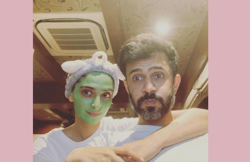 sonam_kapoor_mask.png