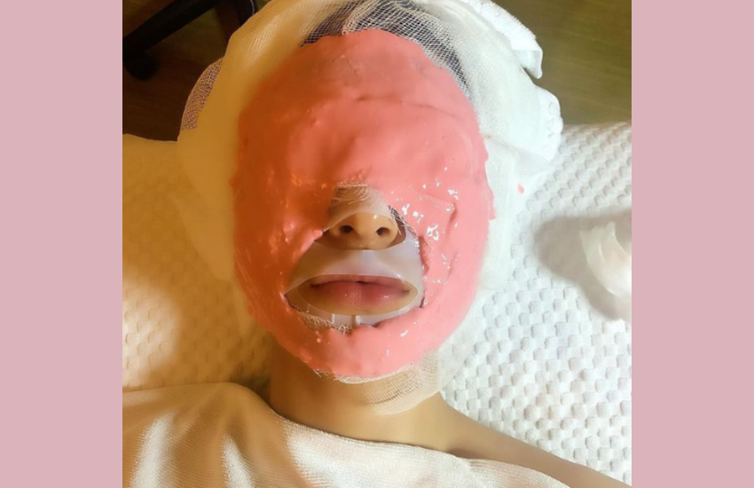 urvashi_rautela_mask.png