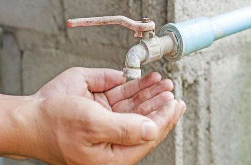 Citizens upset due to drinking water problem in summer, problem is not being solved गर्मी में पेयजल समस्या से नागरिक परेशान, समस्या का नहीं हो रहा समाधान