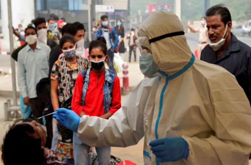 delhi_covid_case.jpg Covid-19: दूसरी लहर हुई धीमी, पिछले चार दिनों में तीसरी बार 1000 से कम मरीजों की मृत्यु