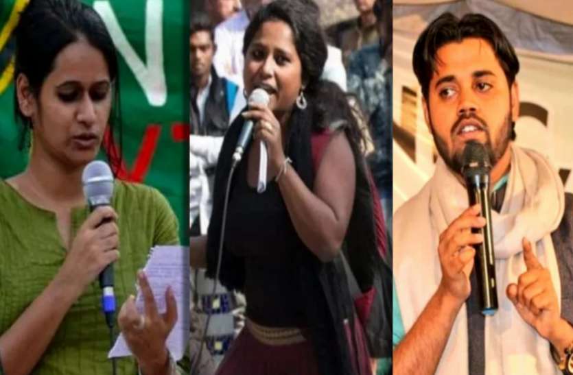 Northeast Delhi violence: Delhi Court orders release of 3 student activists 2020 दिल्ली हिंसा: अदालत के आदेश के बाद जमानत पर जेल से बाहर आए आसिफ, नताशा और देवांगना