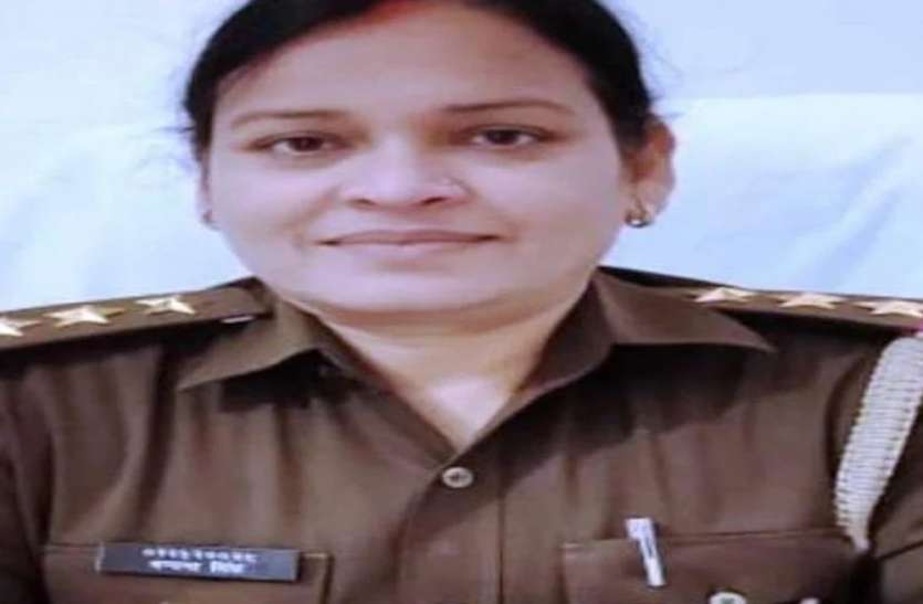 विधायक की पत्नी को एसपी ने किया लाइन हाजिर, ड्यूटी के दौरान कर रही थीं आराम विधायक की पत्नी को एसपी ने किया लाइन हाजिर, ड्यूटी के दौरान कर रही थीं आराम