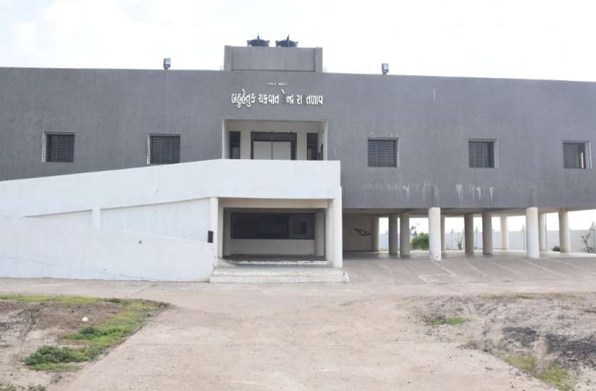 मल्टीपर्पज साइक्लोन सेंटर में जरूरतमंदों को मिला सहारा मल्टीपर्पज साइक्लोन सेंटर में जरूरतमंदों को मिला सहारा