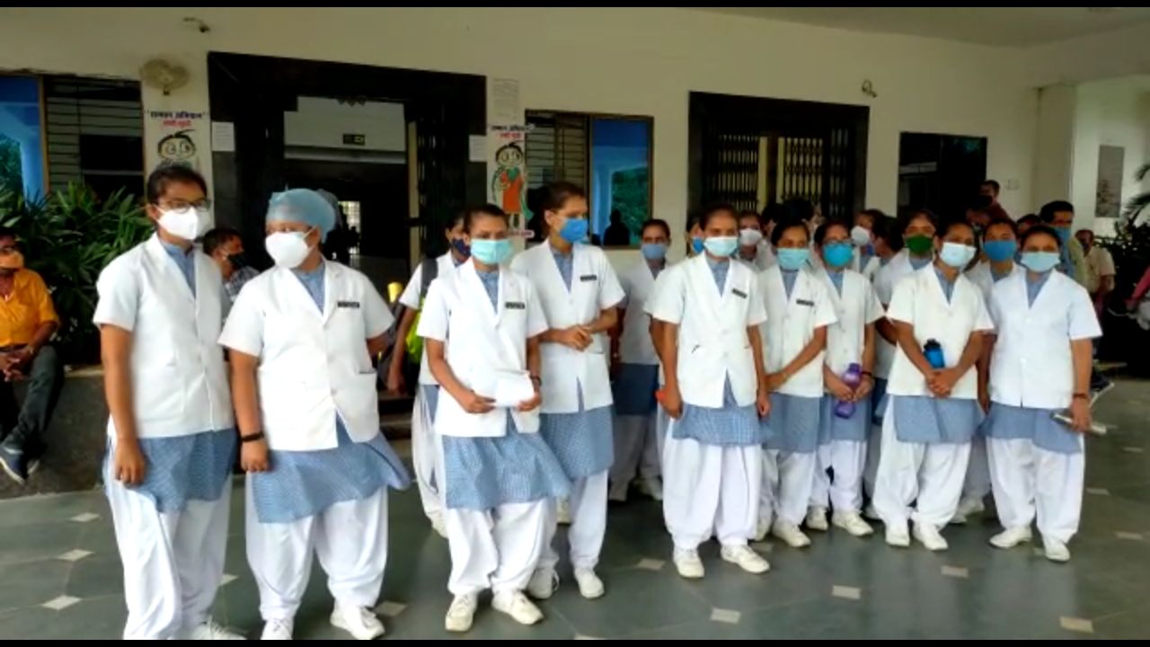 Nursing girls studying in medical college did not get stipend for two