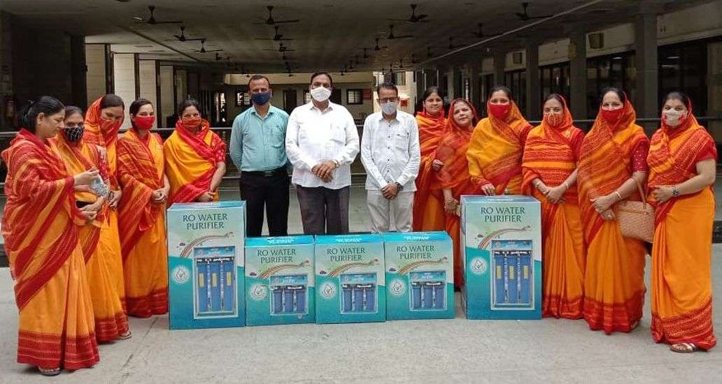 SURAT NEWS DAYRI: गौशाला में महिलाओं ने रोपे पौधे