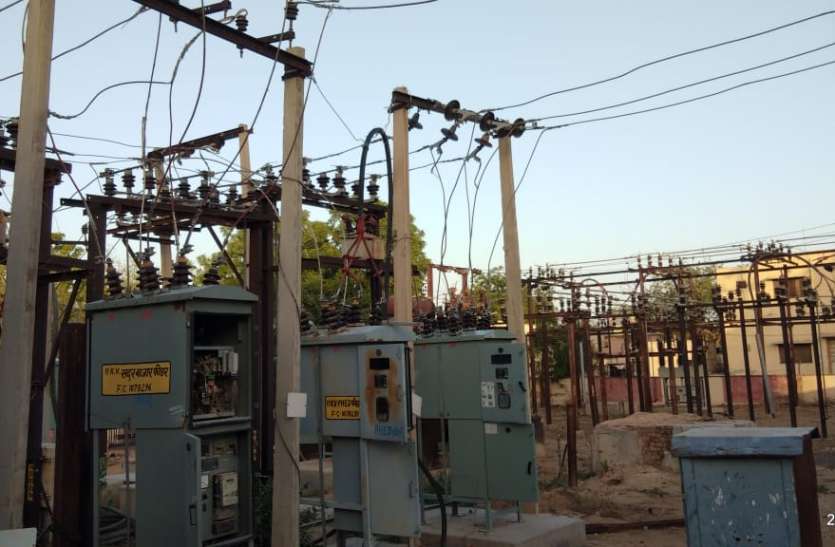 ढाई माह में जले 189 ट्रांसफार्मर, लाइनों में आए दिन हो रहे फॉल्ट ढाई माह में जले 189 ट्रांसफार्मर, लाइनों में आए दिन हो रहे फॉल्ट