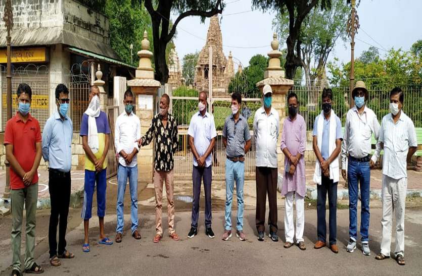 khajuraho open खजुराहो के मंदिर खुलते ही पहले दिन पहुंचे 4०० पर्यटक