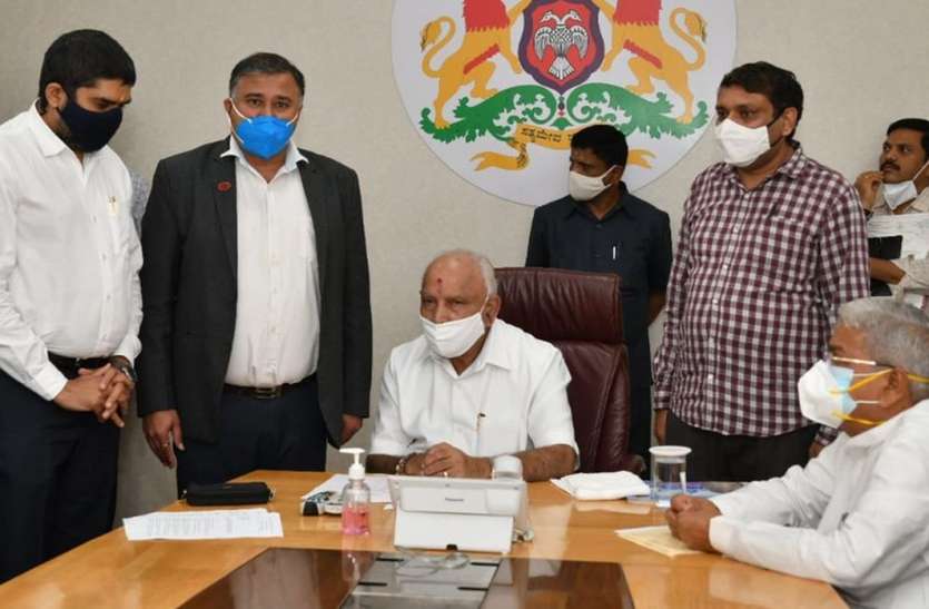 सीएम से मिले व्यापारी, दुकानें खोलने की अनुमति मांगी सीएम से मिले व्यापारी, दुकानें खोलने की अनुमति मांगी