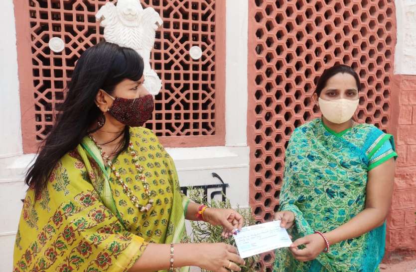 रेलकर्मी व उसके माता-पिता का निधन, साथी रेलकर्मी मदद के लिए आए आगे रेलकर्मी व उसके माता-पिता का निधन, साथी रेलकर्मी मदद के लिए आए आगे
