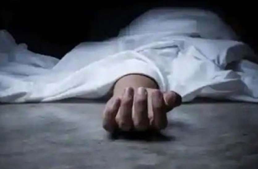 12 वर्षीय किशोरी मक्के के खेत में घायल अवस्था में मिली, गांव के युवक पर लगा दुष्कर्म का आरोप 12 वर्षीय किशोरी मक्के के खेत में घायल अवस्था में मिली, गांव के युवक पर लगा दुष्कर्म का आरोप