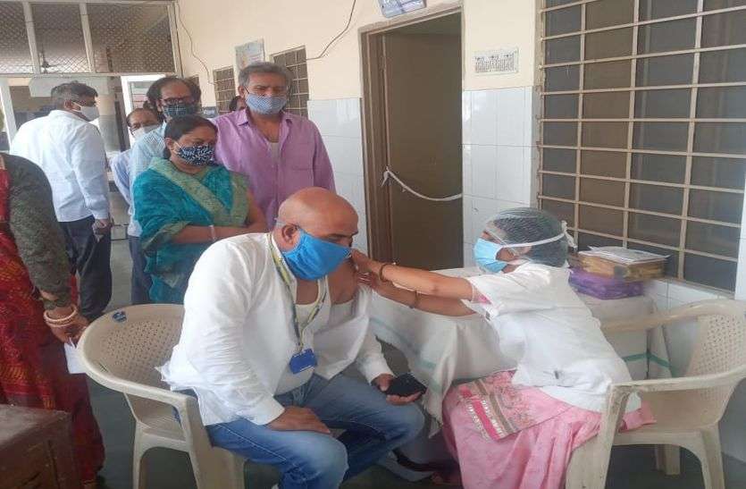 84 दिन से पहले लग सकेगी कोरोना वैक्सीन की दूसरी डोज, आदेश जारी 84 दिन से पहले लग सकेगी कोरोना वैक्सीन की दूसरी डोज, आदेश जारी