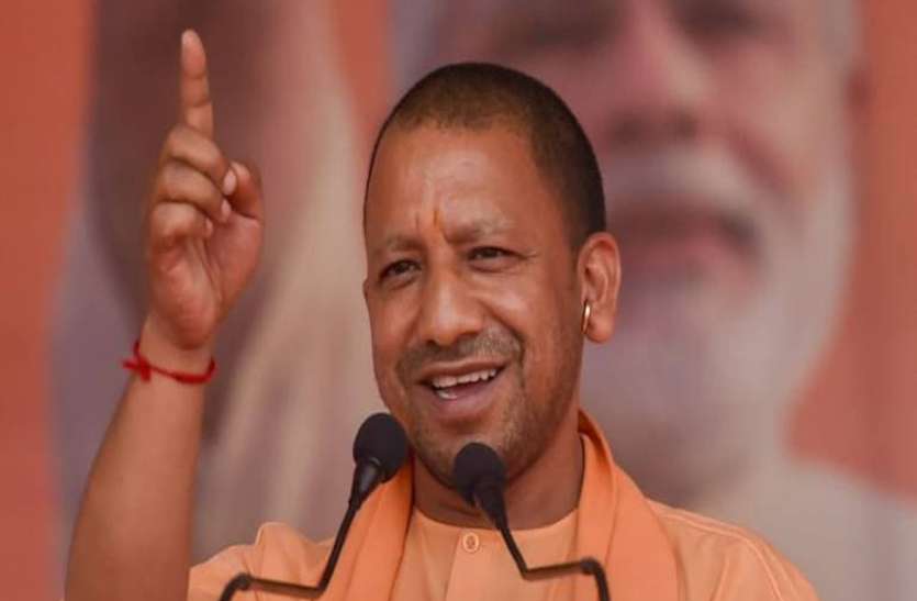 UP Government decision employees posted for 3 years will be removed तीन साल से एक ही जगह तैनात कर्मचारी हटाए जाएंगे, पति-पत्नी के सरकारी नौकरी में होने पर एक जिले में मिलेगी तैनाती