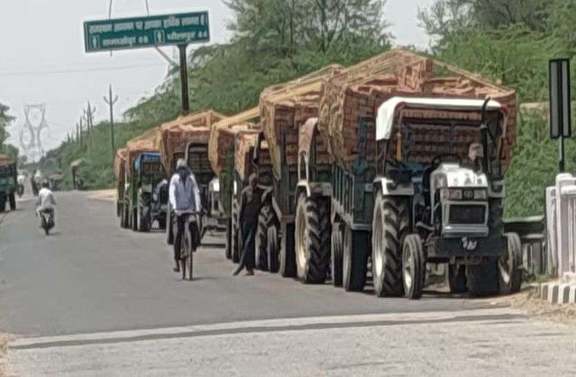 Rajasthan Police's green signal, but prevented from entering Uttar Pradesh राजस्थान पुलिस की हरी झंडी, लेकिन उत्तरप्रदेश में घुसने से रोका