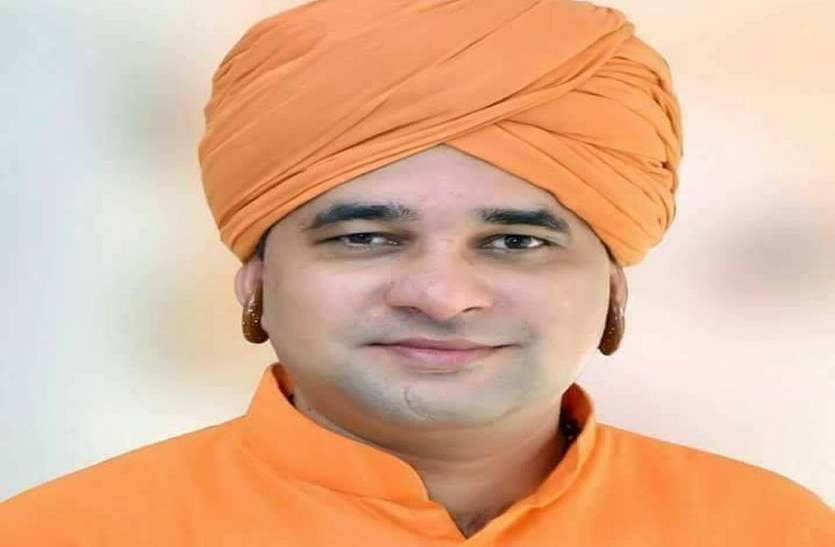 Alwar MP Balaknath Raise Issue Of Tourist Guides In Rajasthan अलवर सांसद बालकनाथ ने कहा- टूरिस्ट ब्रांडिंग के खर्चे से पहले गाइड और उनके परिवार के बारे में सोचे प्रदेश सरकार