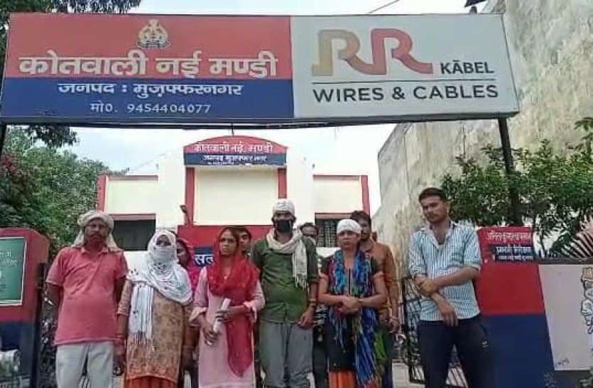 mzn_news.jpg छज्जा निर्माण को लेकर दो पक्षों में खूनी संघर्ष धारदार हथियारों से बोला हमला