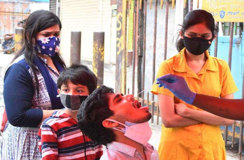swab.jpg कर्नाटक में डेढ़ लाख से कम हुए कोरोना के एक्टिव मामले
