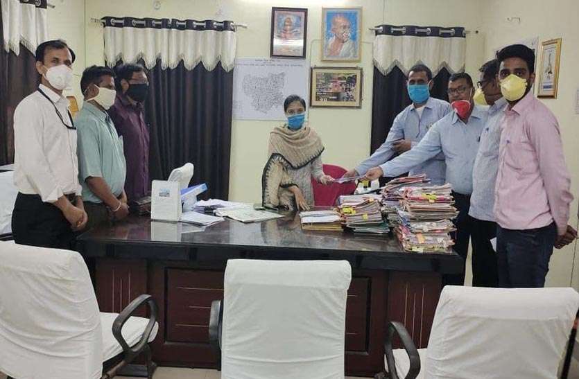 मांगें नहीं मानी तो आंदोलन करेंगे पंचायतराज विभाग के कर्मचारी मांगें नहीं मानी तो आंदोलन करेंगे पंचायतराज विभाग के कर्मचारी