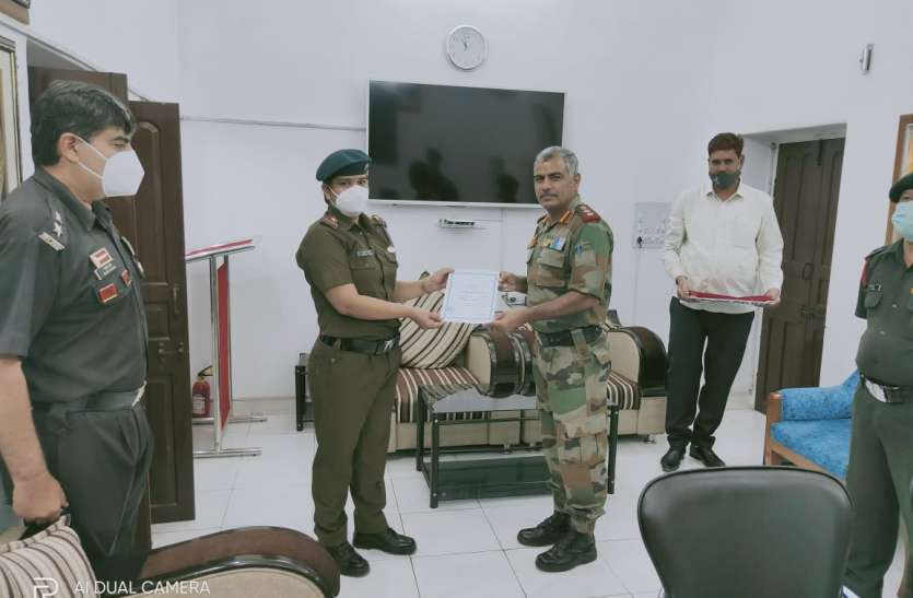 भवानी कुमारी को रक्षा राज्य मंत्री पदक