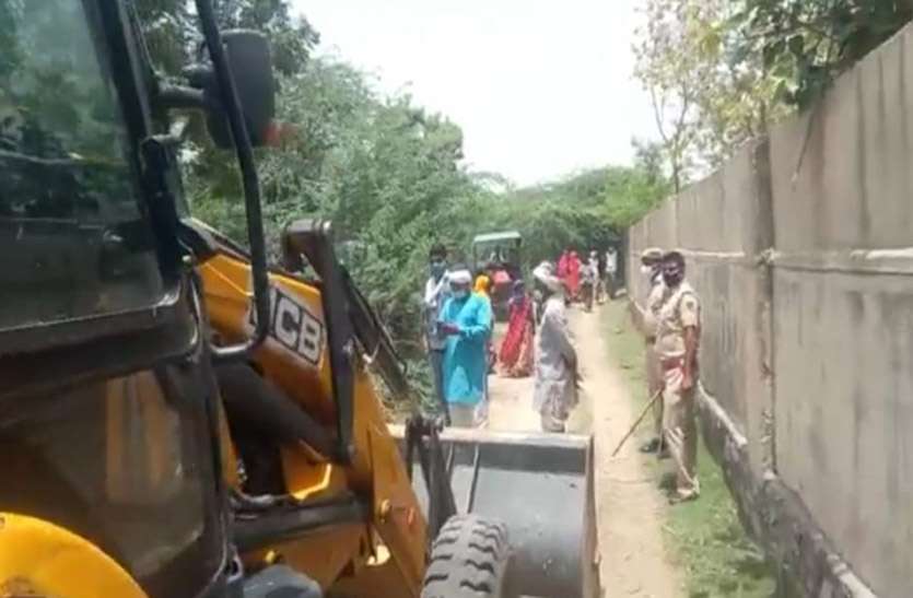 गौण कृषि मंडी के लिए प्रस्तावित 4 बीघा भूमि से हटवाया अतिक्रमण गौण कृषि मंडी के लिए प्रस्तावित 4 बीघा भूमि से हटवाया अतिक्रमण