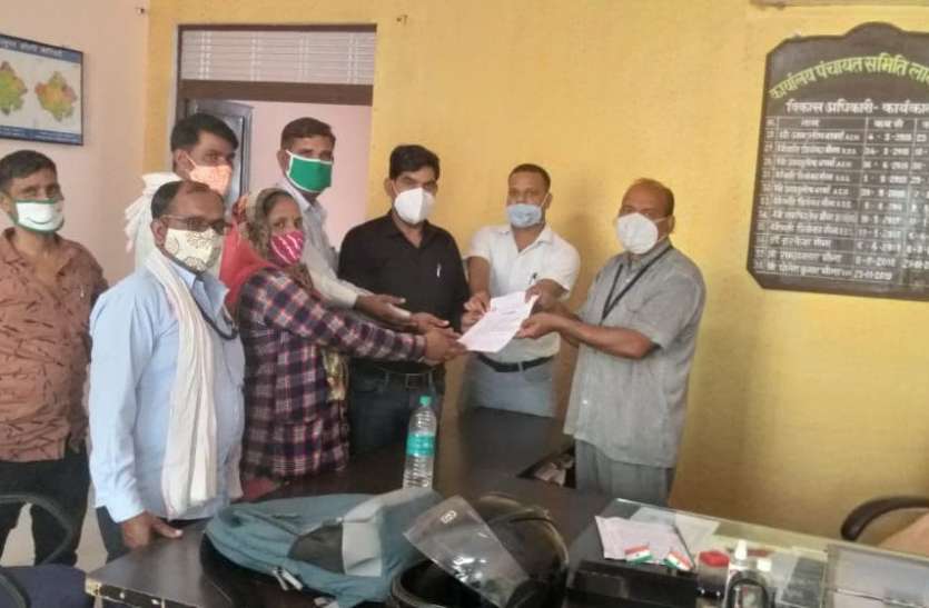 आंदोलन की चेतावनी: पंचायतीराज मंत्रालयिक कर्मचारियों ने सौंपा ज्ञापन आंदोलन की चेतावनी: पंचायतीराज मंत्रालयिक कर्मचारियों ने सौंपा ज्ञापन