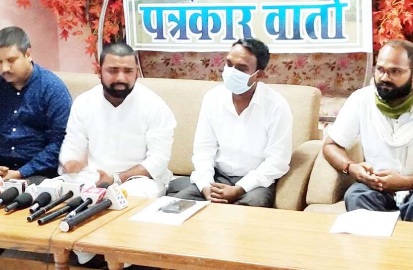 displaced demand, admin should decide who is responsible for accidents of flyash dam प्रशासन तय करे कि फ्लाईऐश डैम की दुर्घटनाओं के लिए जिम्मेदार कौन