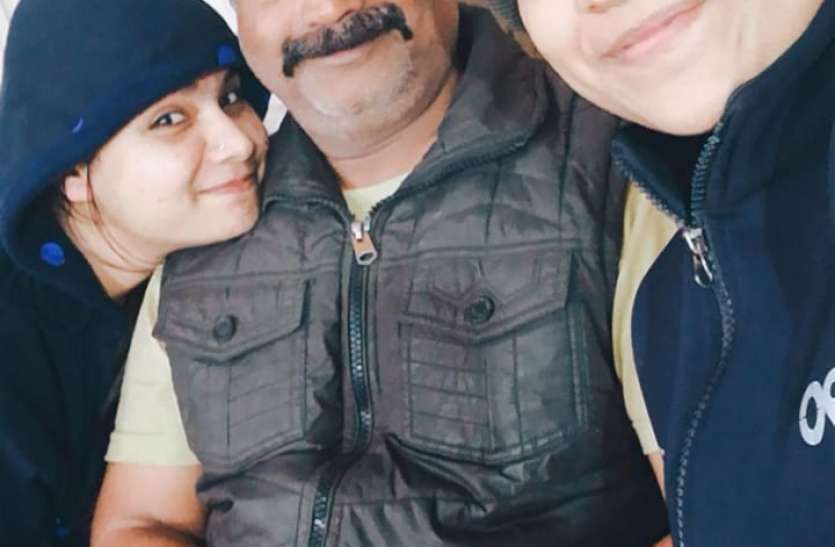 Dedicated life for two daughters दो बेटियों के लिए जीवन कर दिया समर्पित