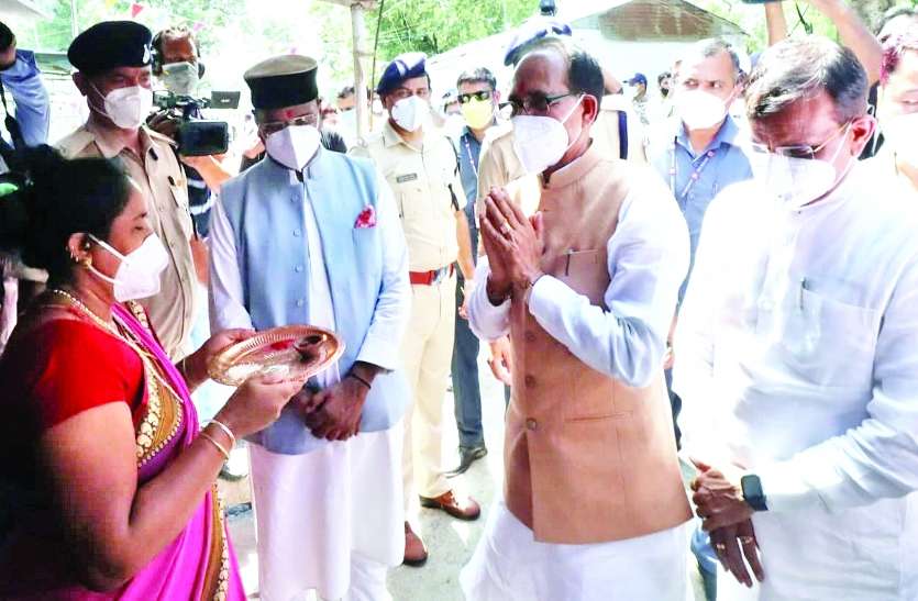 प्रदेश में रेकॉर्ड वैक्सीनेशन से गदगद हुए मुख्यमंत्री शिवराज प्रदेश में रेकॉर्ड वैक्सीनेशन से गदगद हुए मुख्यमंत्री शिवराज