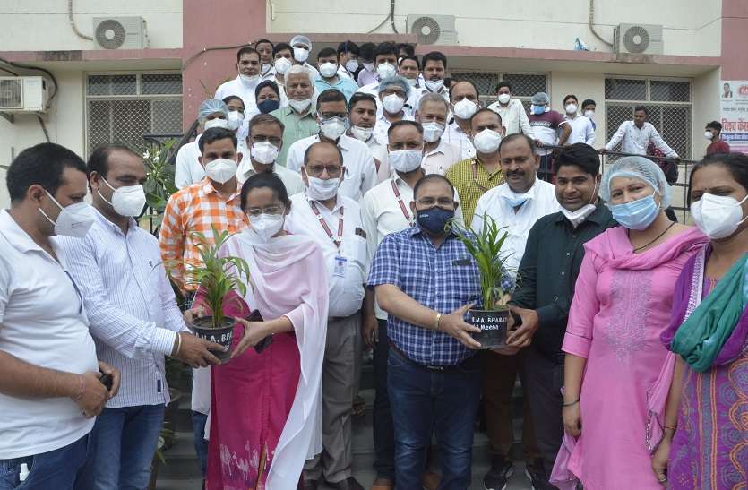 अनूठी पहल: सांसों की सलामती को प्राणवायु का तोहफा अनूठी पहल: सांसों की सलामती को प्राणवायु का तोहफा