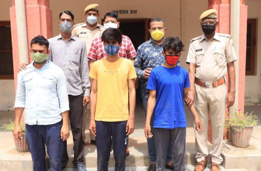 ATM Cash withdrawal CRIME: एटीएम से 26.8 लाख उड़ाने के मामले में तीन गिरफ्तार