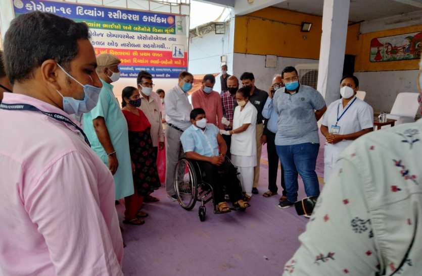 Gujarat: गुजरात में आज से राज्यव्यापी कोरोना टीकाकरण महाअभियान Gujarat: गुजरात में आज से राज्यव्यापी कोरोना टीकाकरण महाअभियान