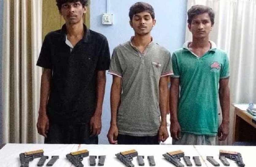 मालदह हत्याकांड: मुख्य आरोपी के 2 दोस्त गिरफ्तार मालदह हत्याकांड: मुख्य आरोपी के 2 दोस्त गिरफ्तार