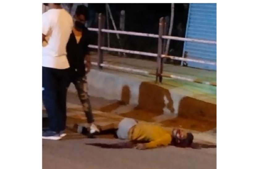 ग्वारीघाट, खंदारी नाले के पास दुर्गटना सड़क हादसे में बाइक चालक युवक की मौत, साथी गंभीर
