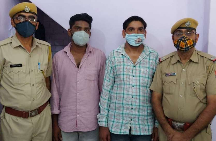 जल्दी पैसे कमाने के चक्कर में चुराने लगे नगर परिषद के कचरा पात्र जल्दी पैसे कमाने के चक्कर में चुराने लगे नगर परिषद के कचरा पात्र