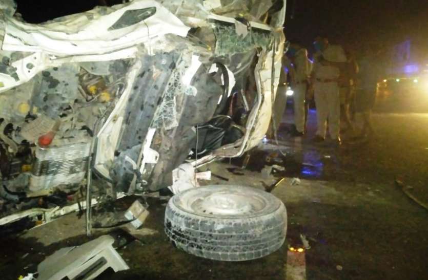 accident स्कॉर्पियो पलटने से बर्थडे पार्टी कर लौट रहे चार की मौत, दो घायल