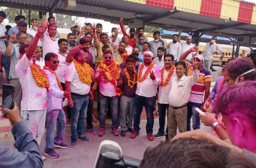 111 में से 68 वोट हासिल कर इश्पाक खान मंडल मंत्री बने, रेलवे मजदूर संघ बीकानेर मंडल के चुनाव संपन्न 111 में से 68 वोट हासिल कर इश्पाक खान मंडल मंत्री बने, रेलवे मजदूर संघ बीकानेर मंडल के चुनाव संपन्न