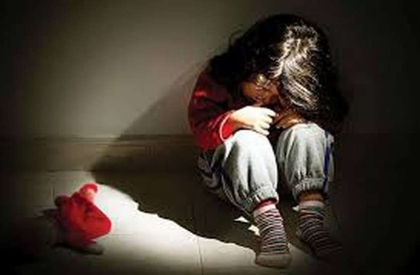 RAPE : अमरोली में रिश्ते के मौसा ने मासूम को बनाया हवस का शिकार RAPE : अमरोली में रिश्ते के मौसा ने मासूम को बनाया हवस का शिकार