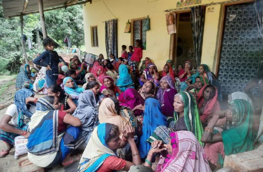तेज रफ्तार बस ने बाइक सवारों को रौंदा, दो युवकों की मौत से मचा कोहराम तेज रफ्तार बस ने बाइक सवारों को रौंदा, दो युवकों की मौत से मचा कोहराम