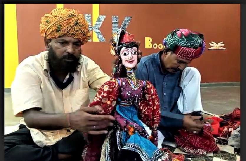 लाख की ज्वैलरी, स्टेशनरी और सजावटी सामान बनाना सिखाया लाख की ज्वैलरी, स्टेशनरी और सजावटी सामान बनाना सिखाया