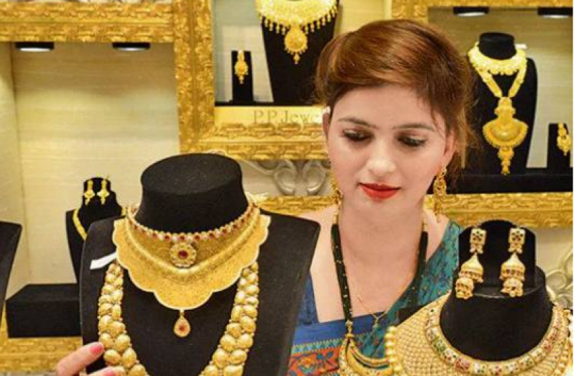 Gold rate Gold and Silver Rate: ऑल टाइम हाई से 9000 रुपए नीचे गिरा सोना, चांदी भी टूटा