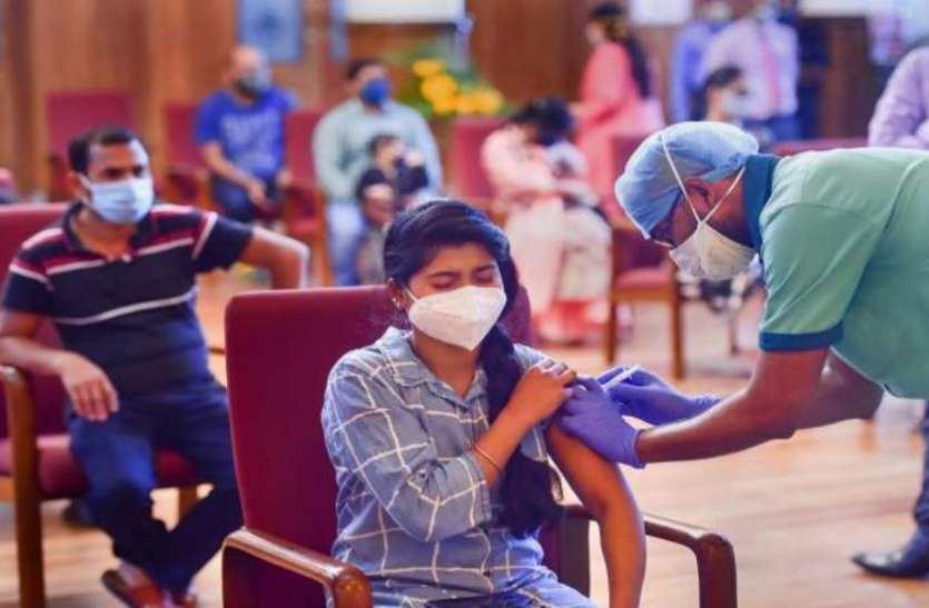 covid_vaccination.jpg दिल्ली में एक दिन में रिकॉर्ड 2 लाख से अधिक लोगों का वैक्सीनेशन, यूपी-महाराष्ट्र में अब तक दी गई 3 करोड़ से ज्यादा डोज