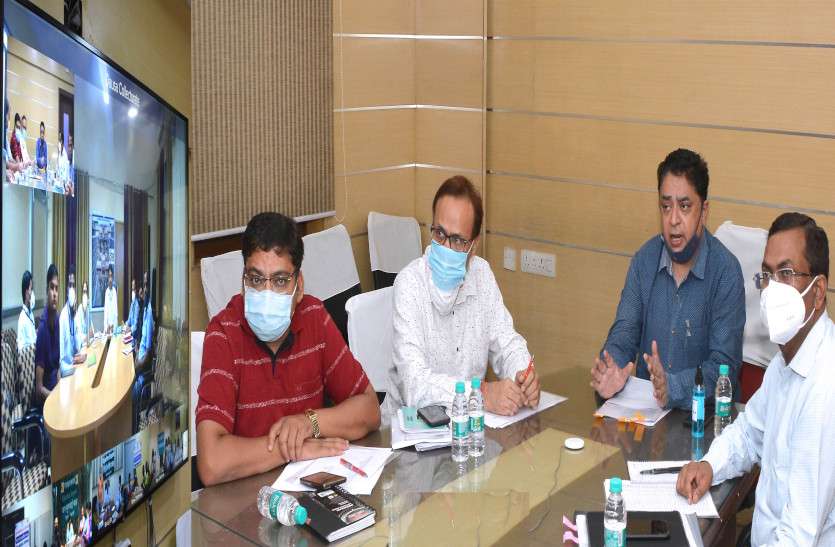 Jan Aadhar card will get the benefits of public distribution system जिले में में 80 फीसदी लोगों के बने जनआधार कार्ड