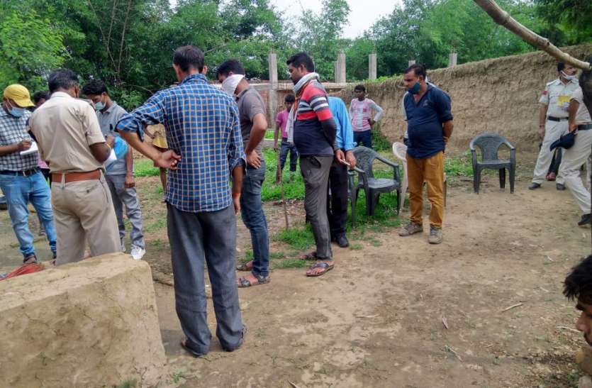 patrika प्रेमिका की हत्या कर घर में दफनाया शव, कब्र खोदकर पुलिस ने निकाला शव