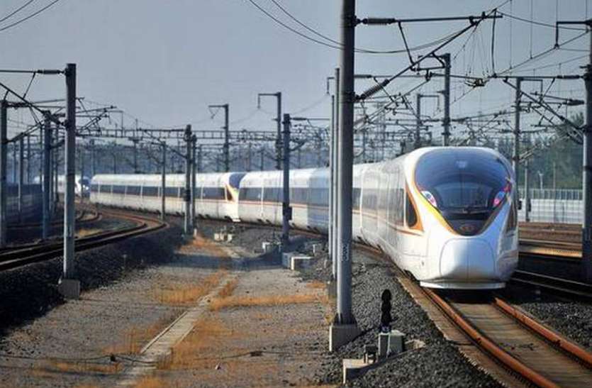 bullet train चीन ने तिब्बत में दौड़ाई पहली बुलेट ट्रेन, भारतीय सीमा के करीब है ये रेलवे लाइन