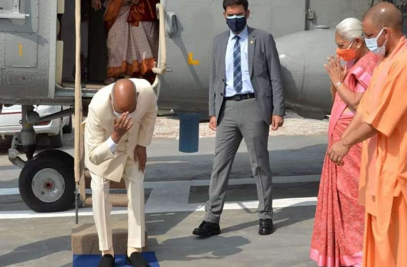 President Visit: राष्ट्रपति बनने के बाद भी नहीं भूले गांव के मिट्टी की खुशबू, हेलीकॉप्टर से उतरकर अपनी जन्मभूमि को किया नमन President Visit: राष्ट्रपति बनने के बाद भी नहीं भूले गांव के मिट्टी की खुशबू, हेलीकॉप्टर से उतरकर अपनी जन्मभूमि को किया नमन