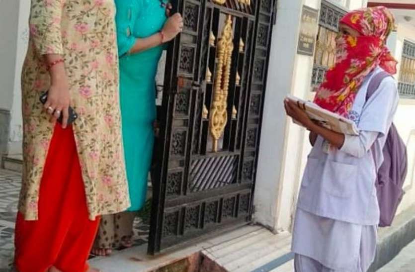 आठ दिन बाद फिर बढऩे लगे संक्रमित, मिले नौ पोजिटिव, पांच दिन बाद कोरोना से दो की मौत आठ दिन बाद फिर बढऩे लगे संक्रमित, मिले नौ पोजिटिव, पांच दिन बाद कोरोना से दो की मौत