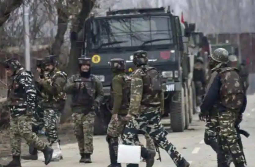 Jammu-Kashmir terrorist attack Ex-SPO and his wife shot dead by terrorists  in Pulwama