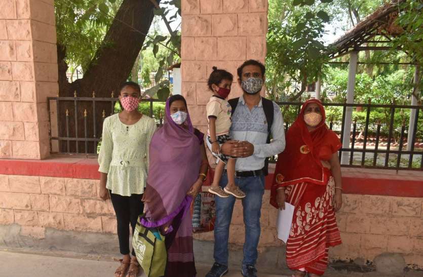 An attempt to make the real owner homeless with a fake lease मध्यप्रदेश वन्य-जीव और जैव-विविधता पर्यटन की है संगम स्थली