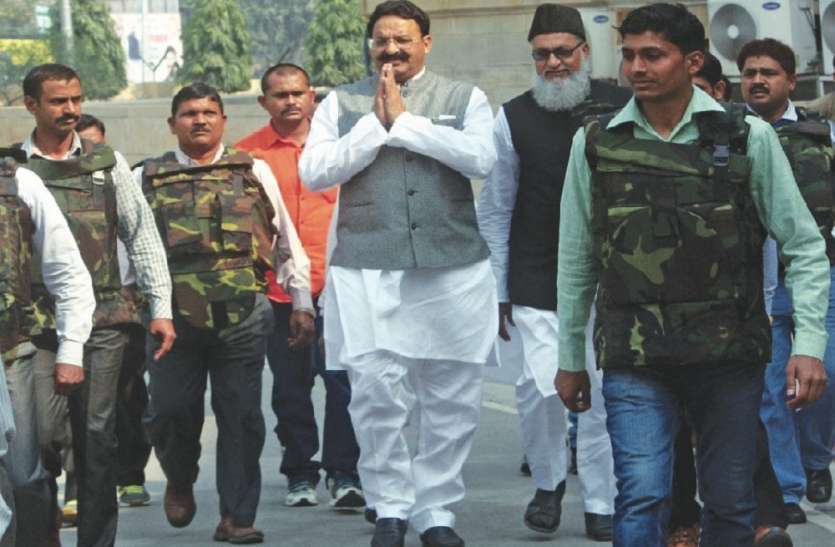 माफिया डॉन मुख्तार अंसारी ने जज से कहा- मेरी बैरक में लगवाई जाए टीवी, जेल में यह सुविधा भी मांगी माफिया डॉन मुख्तार अंसारी ने जज से कहा- मेरी बैरक में लगवाई जाए टीवी, जेल में यह सुविधा भी मांगी